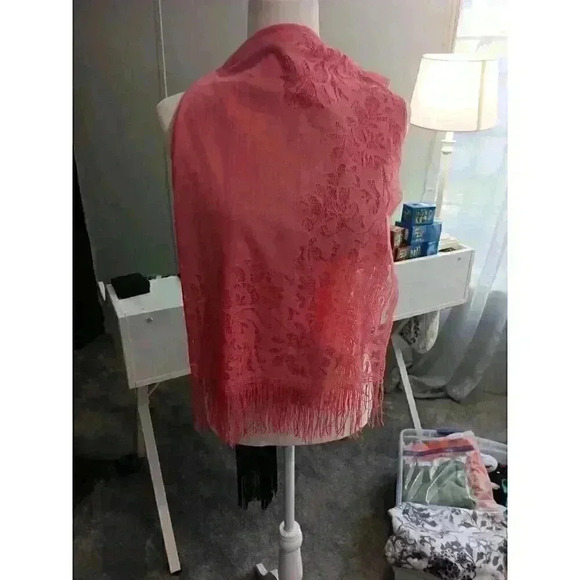 "INDIGO SOUL" Ladies 62" x 28" 100% Polyester Pink Lace Scarf - Picture 5 of 8